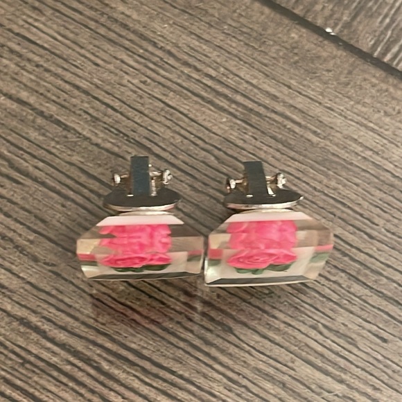 Vintage Clear Rectangle Lucite Reverse Carved Pink Painted Rose Clip Earrings - Picture 12 of 14
